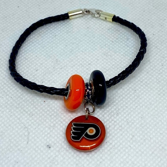 Philadelphia Flyers European Charm Bracelet - Picture 1 of 6